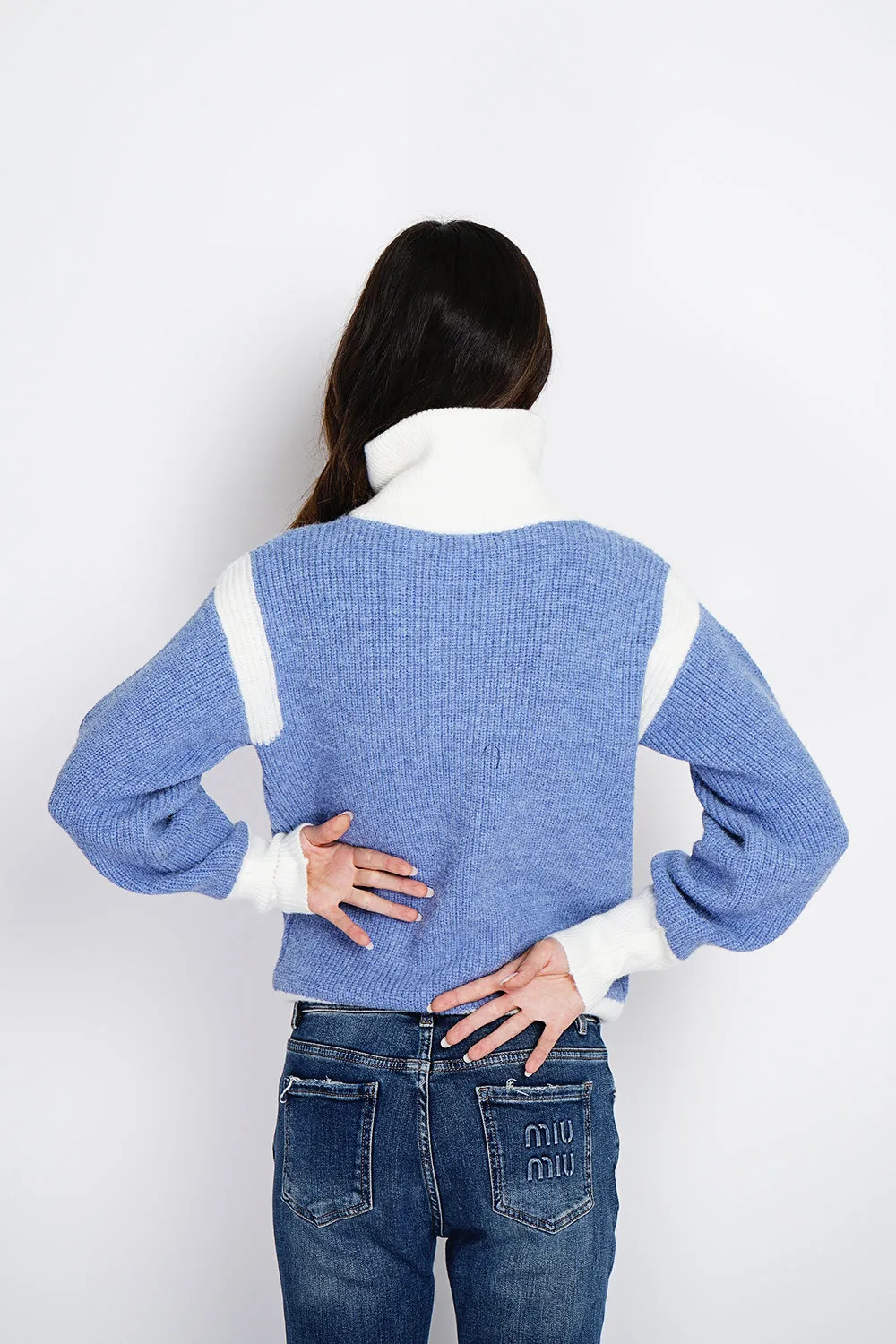 Bi-color zipped cardigan with long sleeves