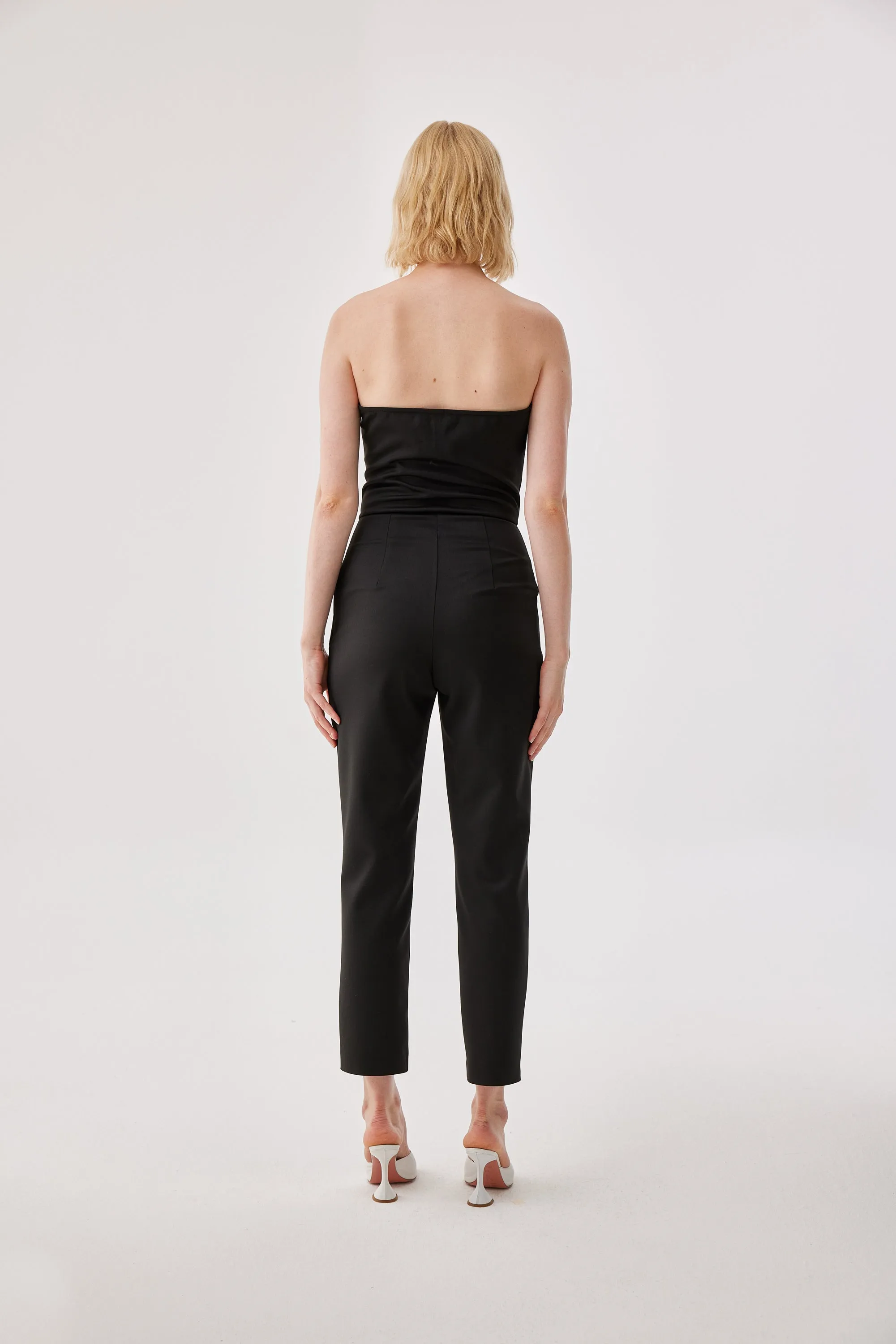 BLACK STRAPLESS FITTED JUMPSUIT
