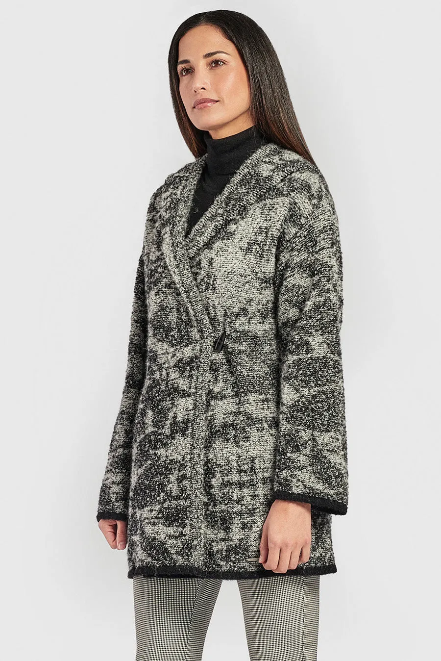 Wild Cardigan Alpaca Color B&W